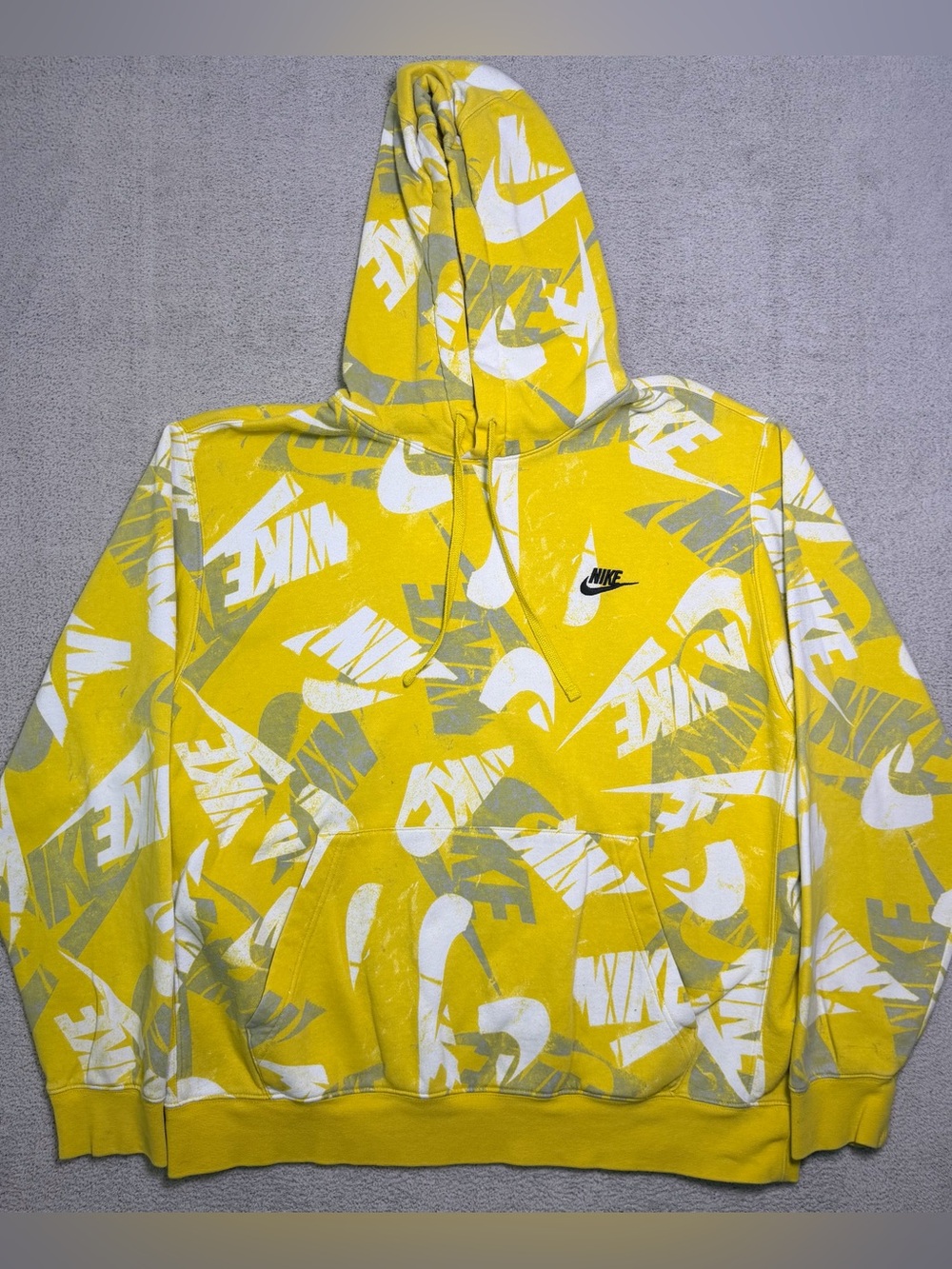Nike Sports Essentials+ All Over Print Hoodie Men’s XL Yellow Fleece Pullover